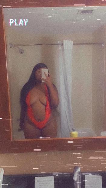 Tari, 25  female escort, Pensacola