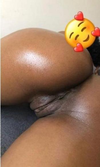 Coco, 20  female escort, Pensacola